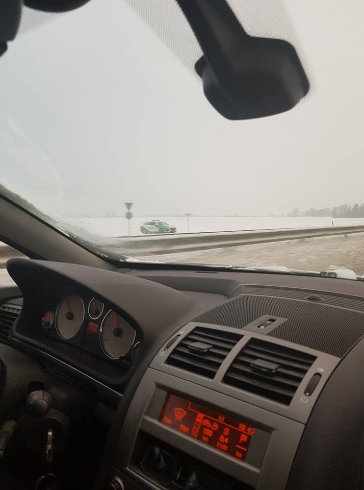 Išbandymą sniegu atlaikė ne visi Kauno vairuotojai