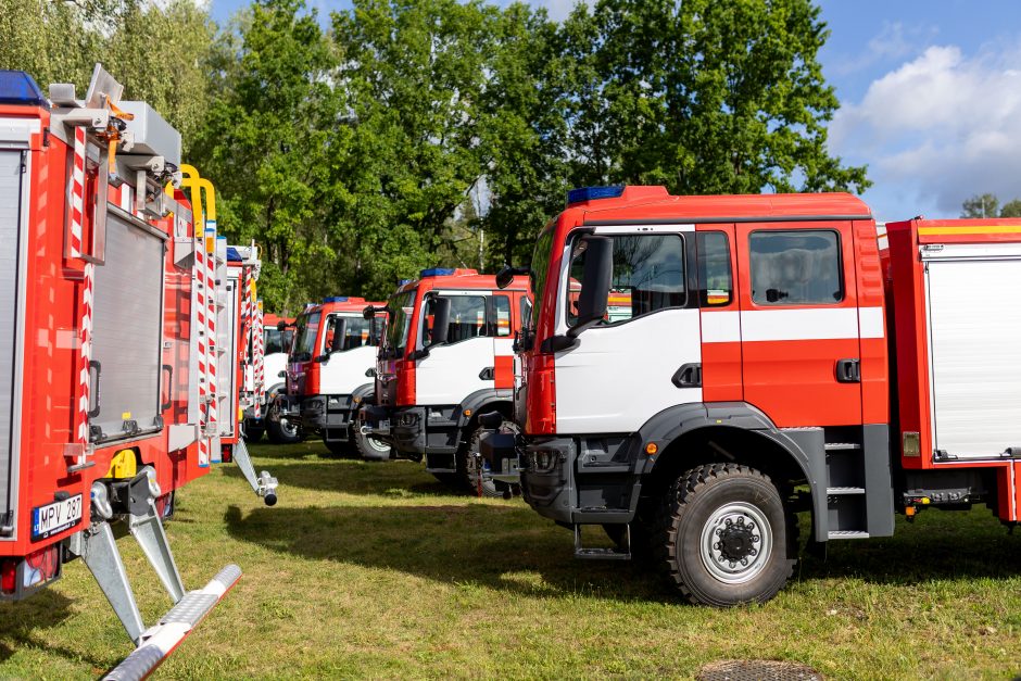 Pasirašyta trišalė sutartis dėl bandomojo priešgaisrinės saugos modelio Molėtuose