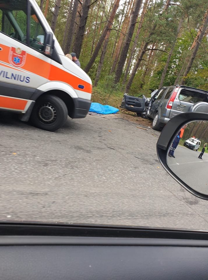 Po dvi gyvybes nusinešusios avarijos Vilniuje dar keturi žmonės pateko į reanimaciją