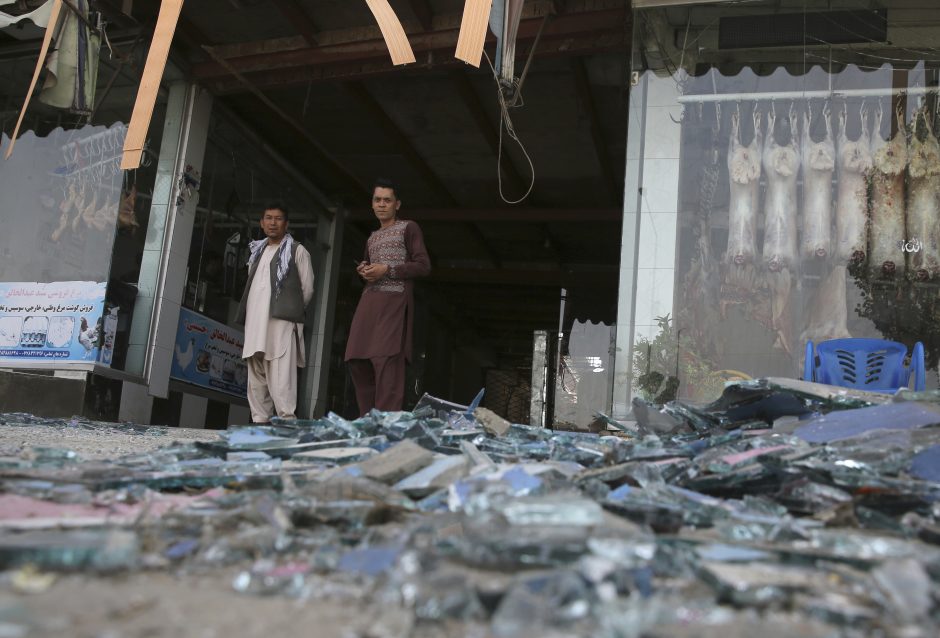 Kabule mirtininkui detonavus užminuotą automobilį žuvo mažiausiai 14 žmonių