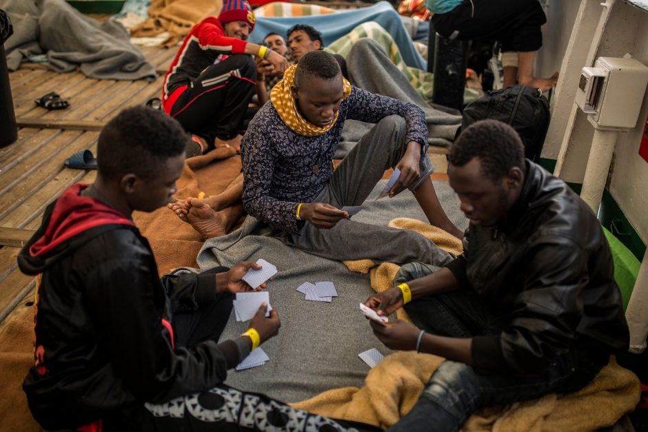 Graikijos vyriausybė iš Lesbo salos į žemyninę dalį perkels 1 000 migrantų