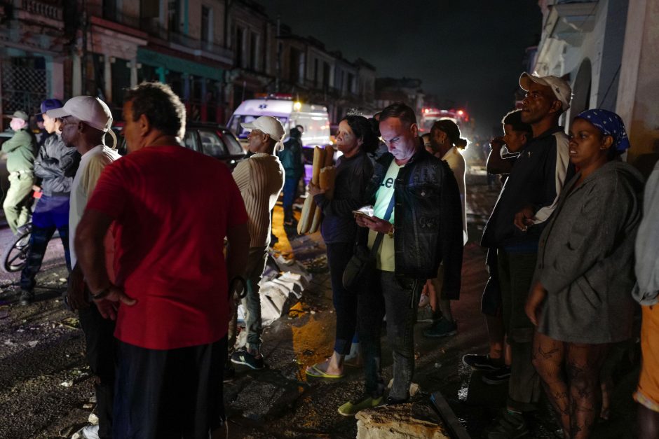 Havanai smogus viesului žuvo trys žmonės, daugiau nei 170 sužeista