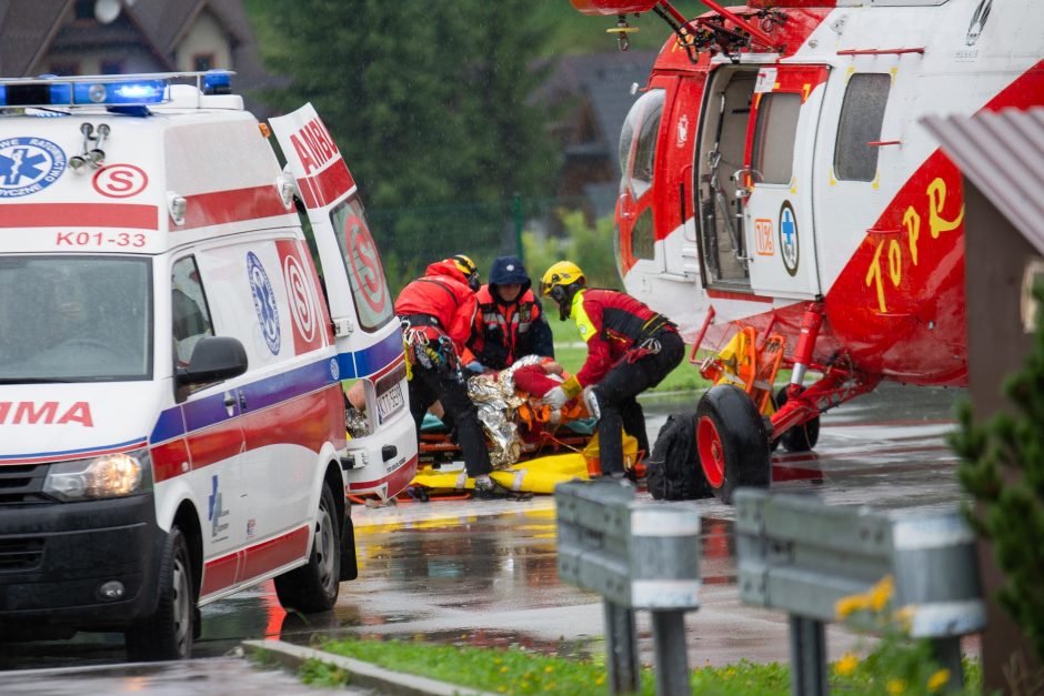 Po gyvybių pareikalavusios audros Tatruose pareigūnai ieško dingusiųjų