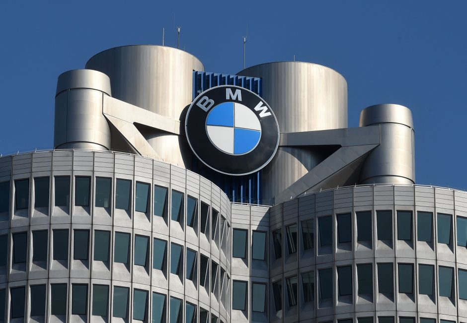 BMW dėl koronaviruso stabdo gamybą Europoje