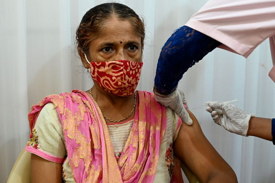EVA įsitikinusi, kad vakcinos suteikia apsaugą nuo indiškosios koronaviruso atmainos