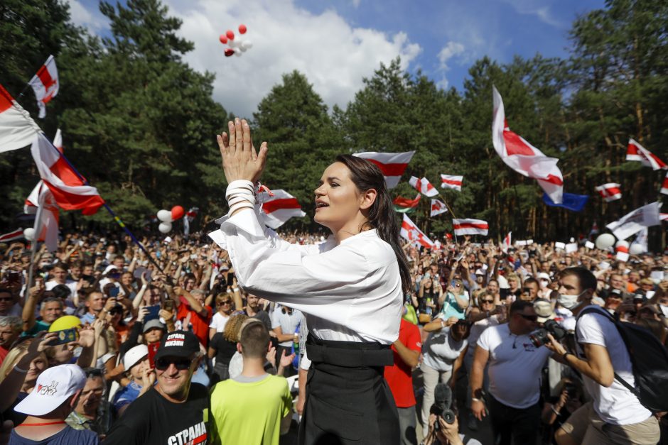 Į permainas žadančios Baltarusijos opozicijos mitingus renkasi minios žmonių