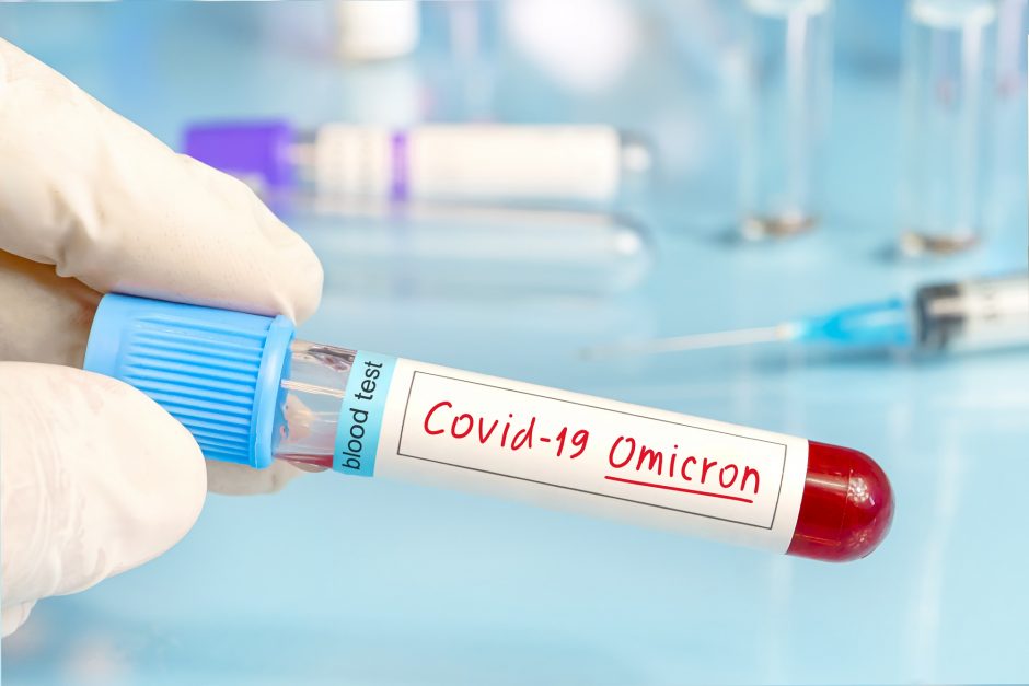 Latvijoje patvirtinti du pandeminio koronaviruso omikron atmainos atvejai