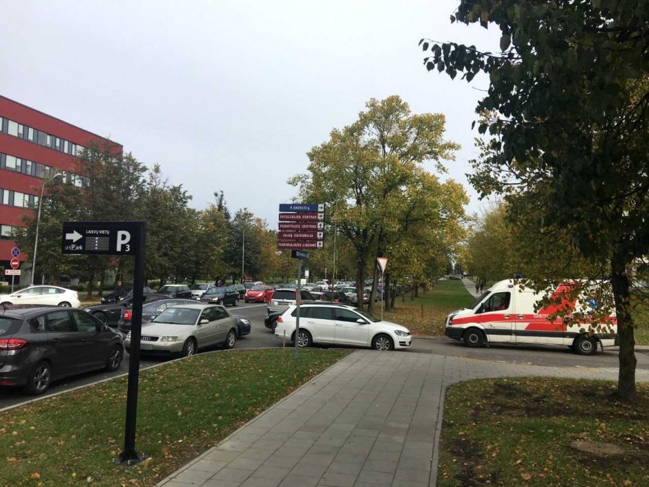 Santariškių medicinos miestelyje eismo taisyklių pažeidėjų netrūksta