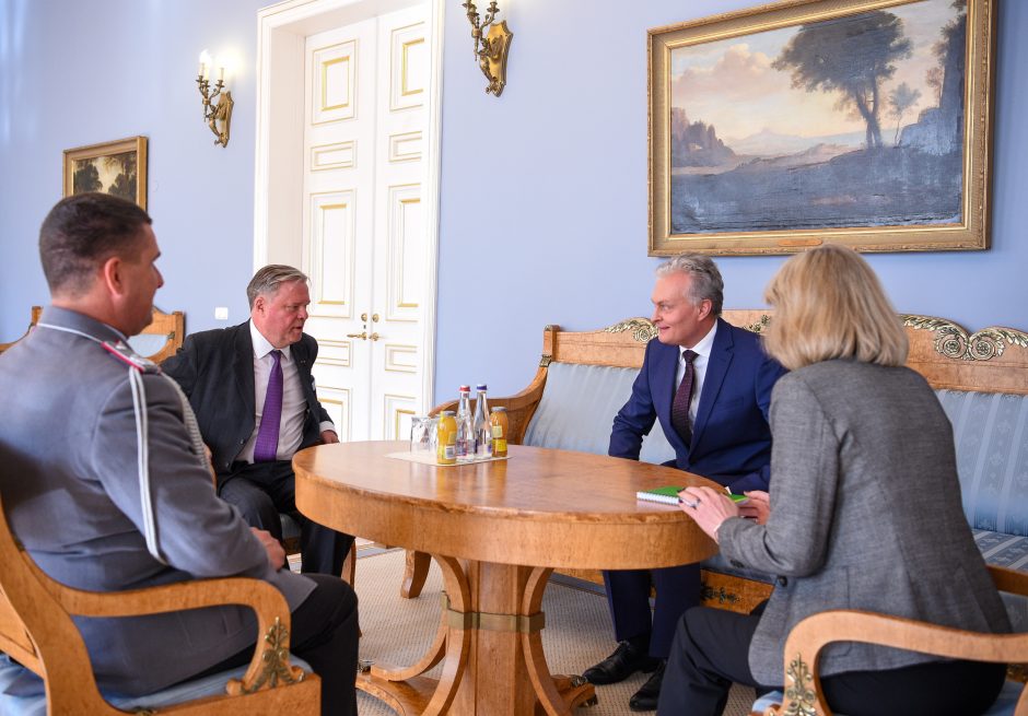 Darbą pradeda nauji Vokietijos, Latvijos ir Rumunijos ambasadoriai Lietuvoje