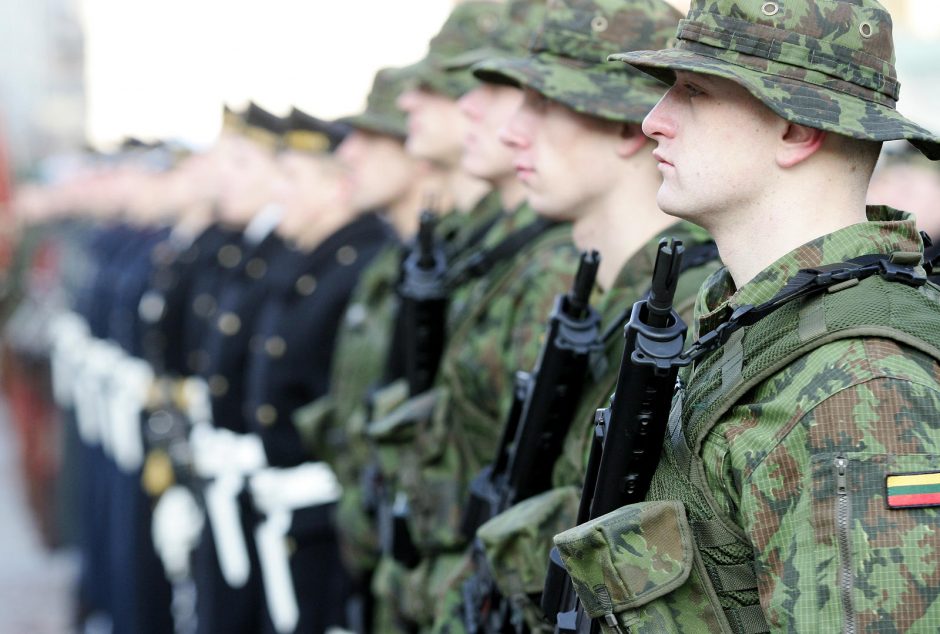 Įspėja: platinami netikri šaukimai į Lietuvos kariuomenę