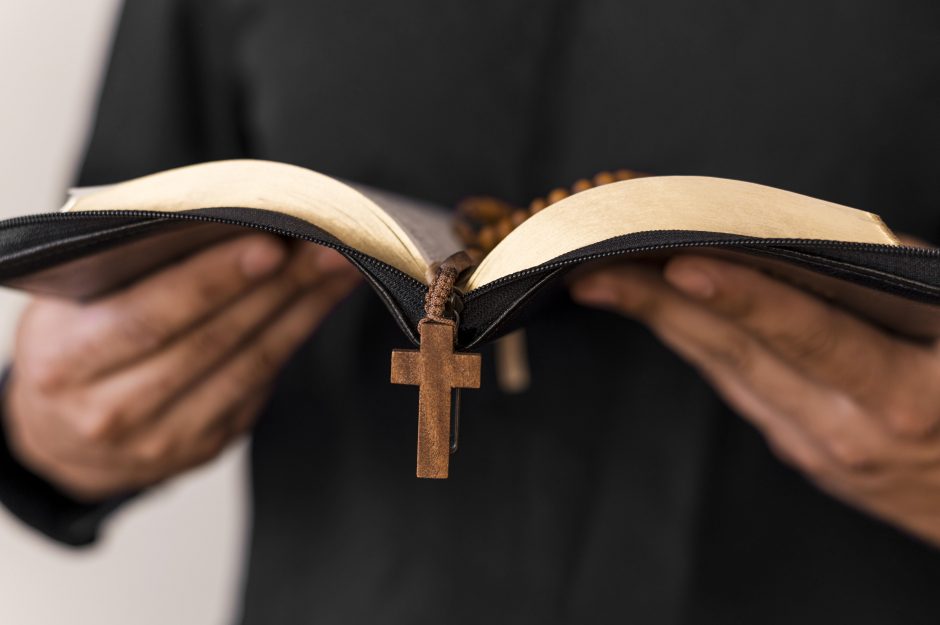 Ataskaita: nuo 1950-ųjų Prancūzijos Bažnyčioje veikė tūkstančiai pedofilų