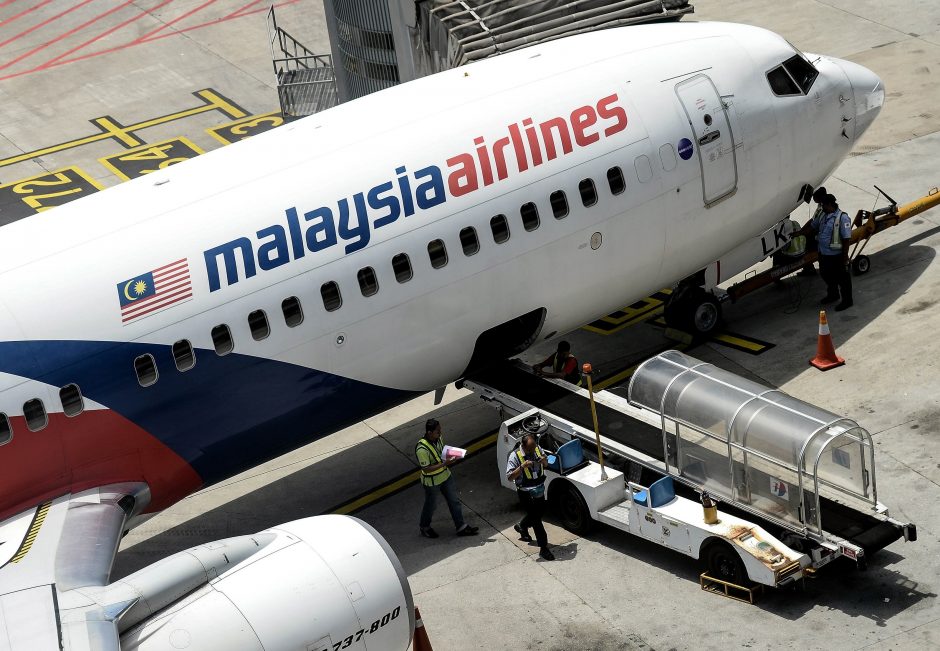 „Malaysia Airlines“ lėktuvui patekus į turbulencijos zoną nukentėjo keli žmonės