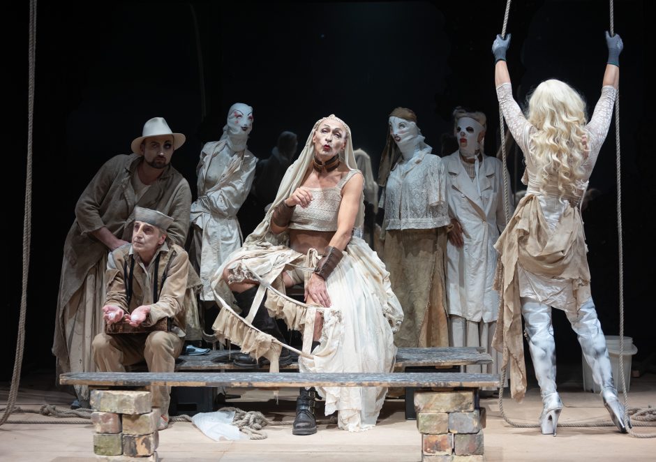 „TheATRIUM“ – intensyvi lietuviško teatro savaitė