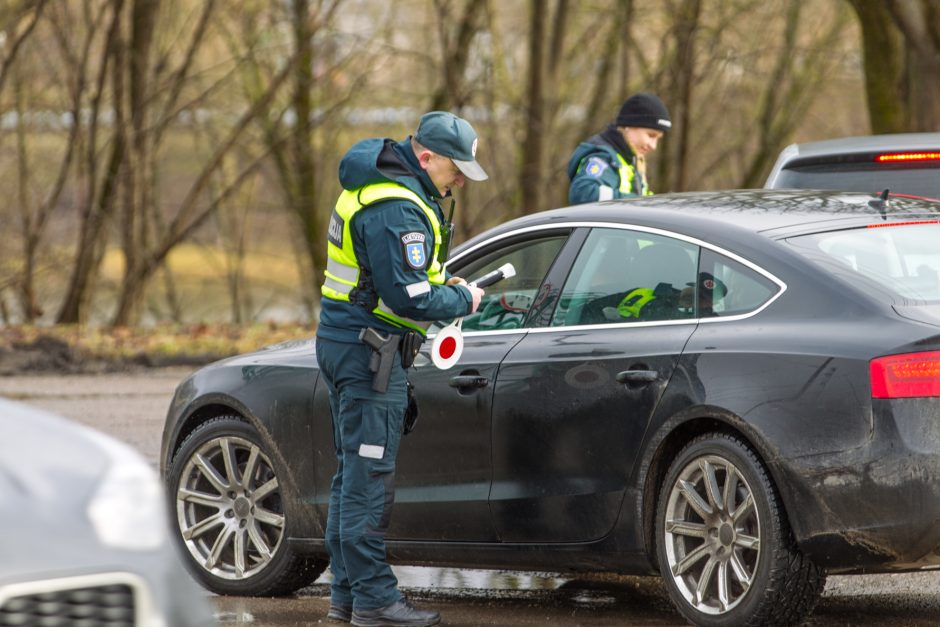 Reidai Klaipėdos apskrityje: prie vairo įkliuvo penkiolikmetis