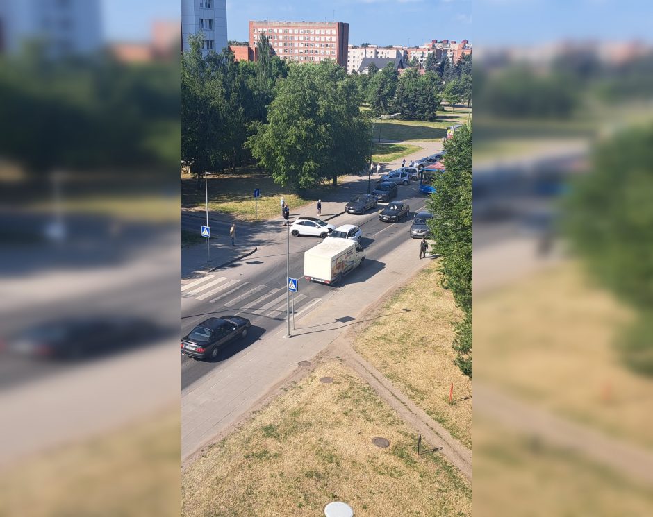 Penktadienis – kamšačių diena: kelios avarijos sutrikdė eismą pagrindinėse Klaipėdos gatvėse