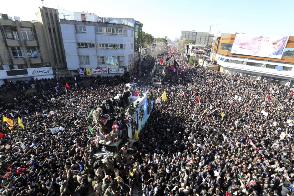 Per Q. Soleimani laidotuvių procesiją susidarius spūsčiai žuvo daugiau nei 50 žmonių