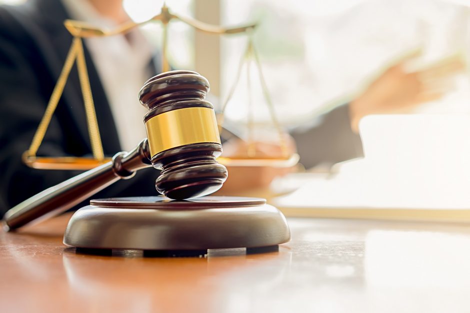 Teisingumo ministerija teisme ginčija Konkurencijos tarybos išvadas dėl notarų įkainių