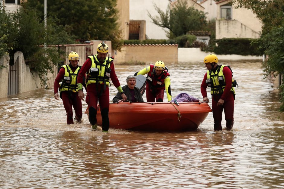 Prancūzijoje liūtys ir potvyniai pareikalavo trijų žmonių gyvybių