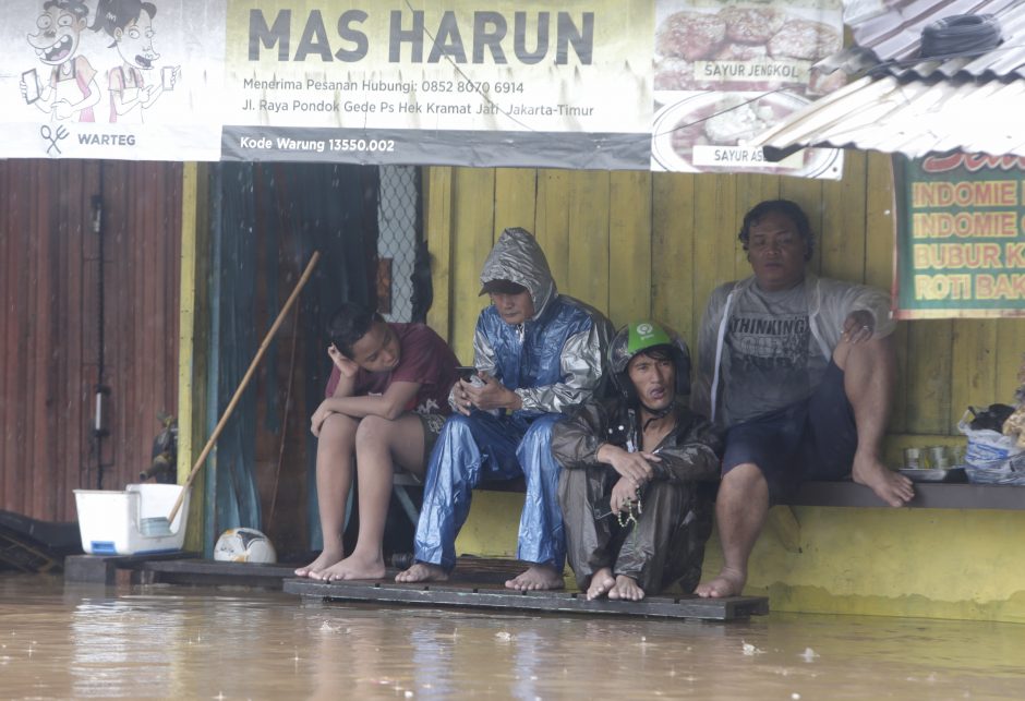 Indonezijoje potvynių aukų padaugėjo iki 23
