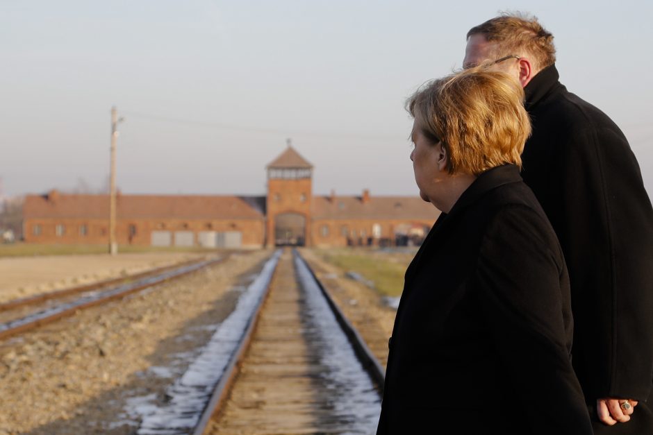 A. Merkel: atminti nacių nusikaltimus – neatsiejama nuo vokiečių tapatybės