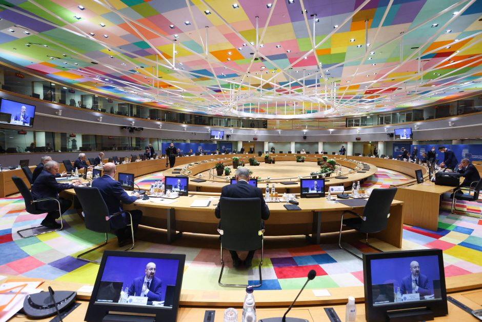 ES lyderiai: kovojant su omikron atmaina bus gyvybiškai svarbūs skiepai ir revakcinacija