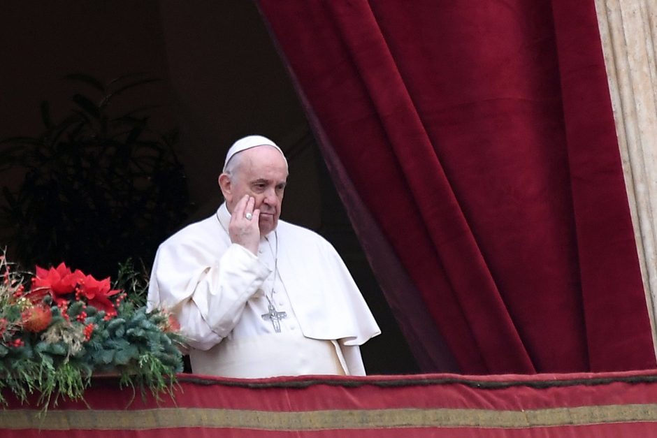 Dėl COVID-19 grėsmės popiežius Naujųjų metų išvakarėse prakartėlės Vatikane neaplankys