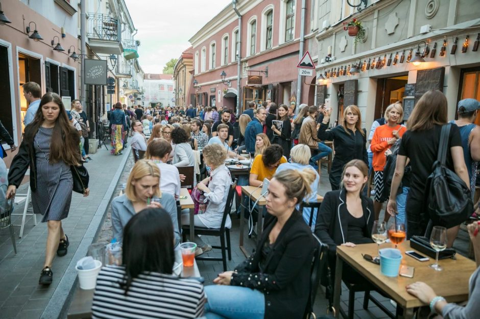 Vilniaus savivaldybė leis kavinėms nemokamai kurtis skveruose ir aikštėse