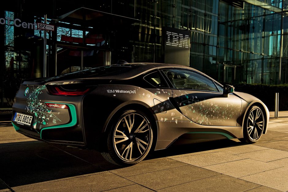 BMW ateities automobilius kurs pasitelkusi IBM dirbtinį intelektą