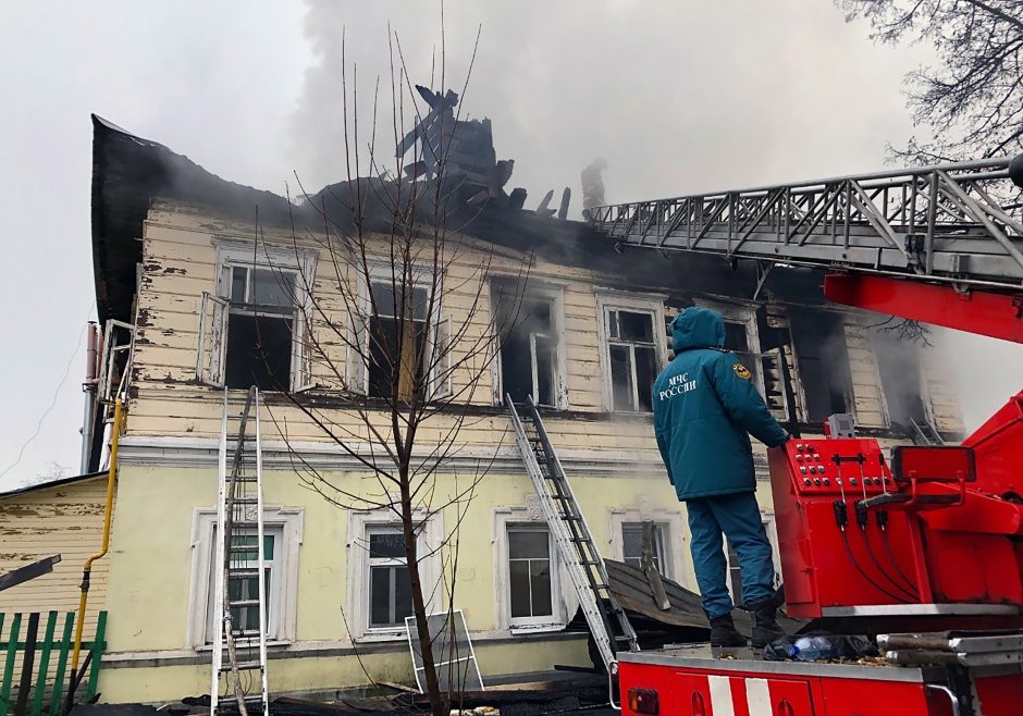 Rusijoje per gaisrą daugiabutyje žuvo septyni žmonės, įskaitant penkis vaikus