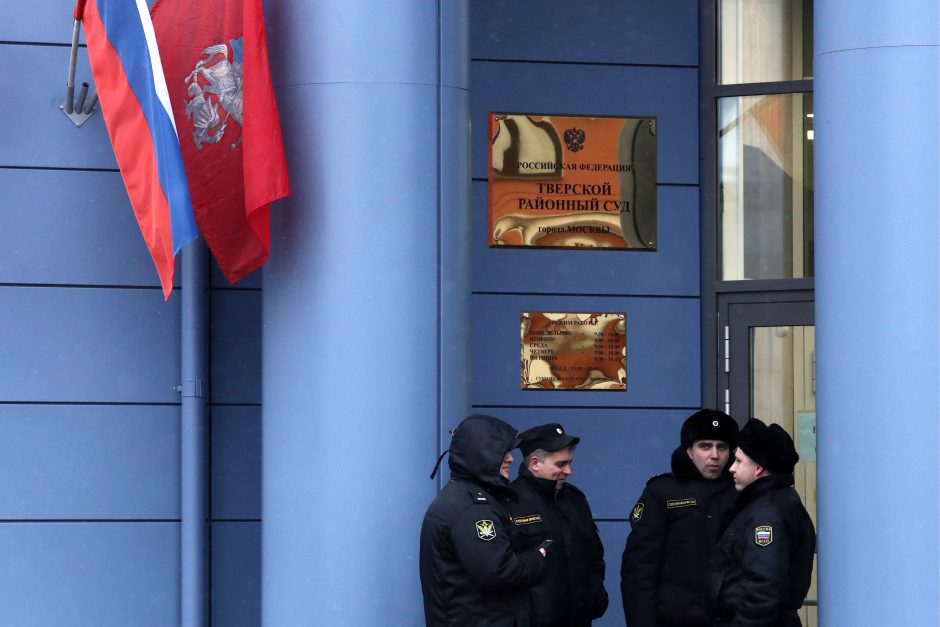 Maskvoje po pranešimo apie „užminavimą“ evakuoti septyni teismai