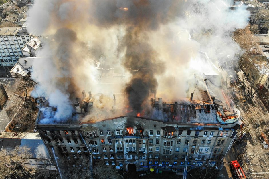 Po didelio gaisro Odesos kolegijoje 14 žmonių laikomi dingusiais