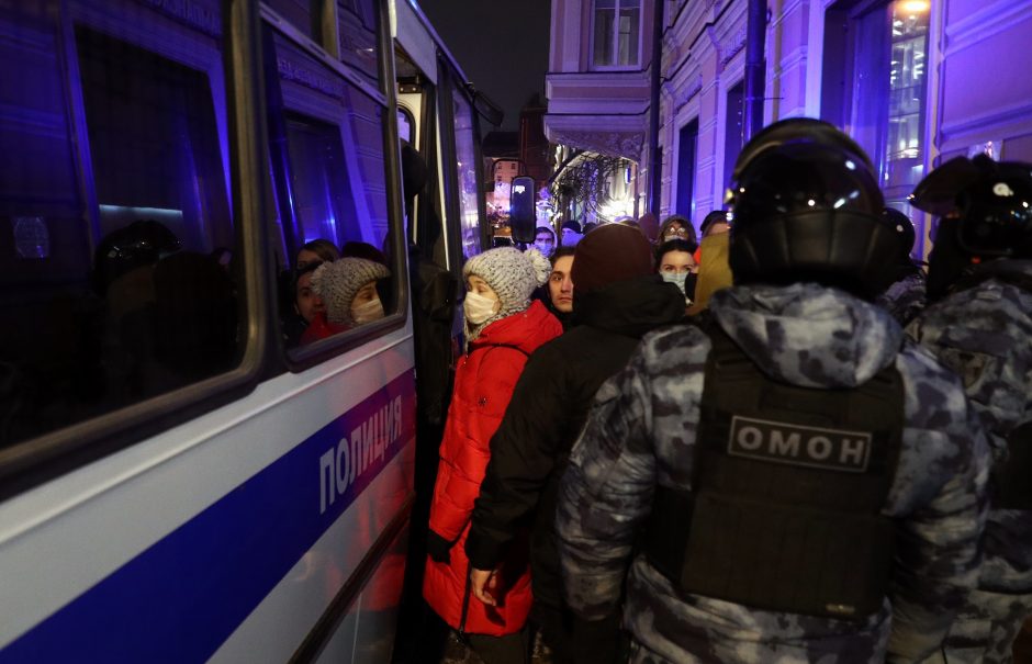 Kremlius: sulaikymai per neteisėtus mitingus negali būti vadinami represijomis