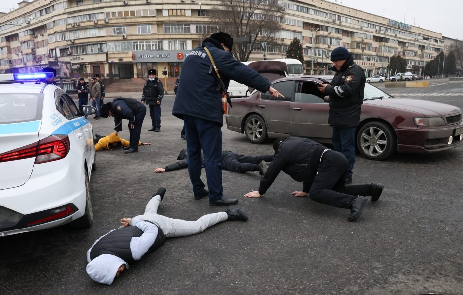 Kazachstane sulaikytųjų per neramumus skaičius artėja prie 8 tūkst.