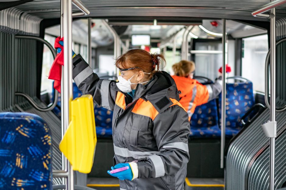 Vilniečiai grįžta į viešąjį transportą: aktuali informacija keleiviams