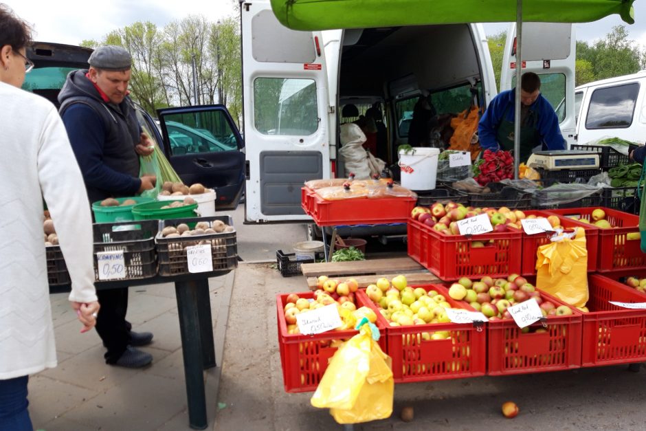 Paradoksas: turguje obuoliai dukart pigesni už bulves