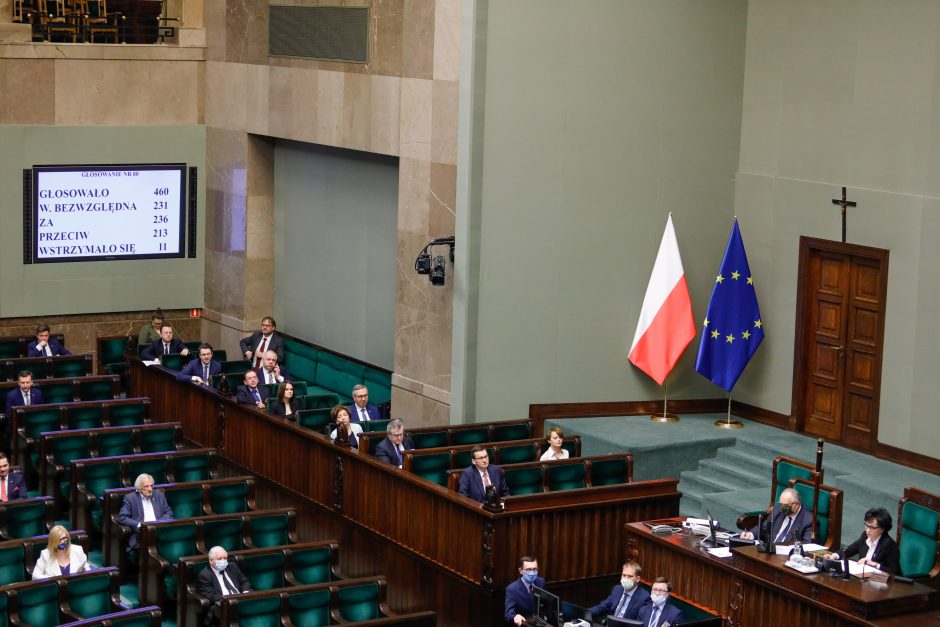 Lenkija priėmė įstatymą, leisiantį žiniasklaidai patekti į pasienio su Baltarusija teritoriją
