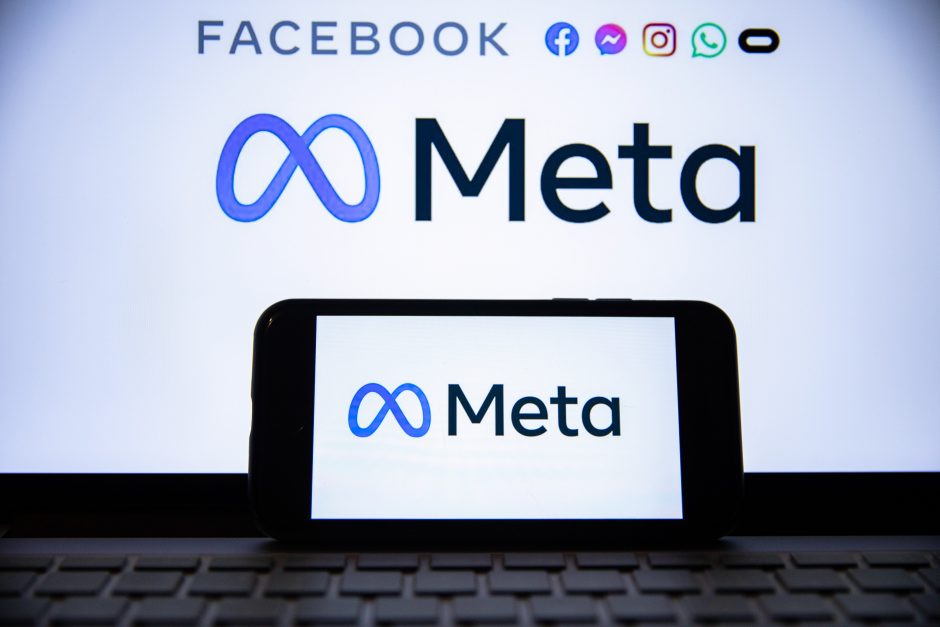 „Facebook“ savininkė „Meta“ pirmą kartą fiksavo ketvirčio pajamų nuosmukį