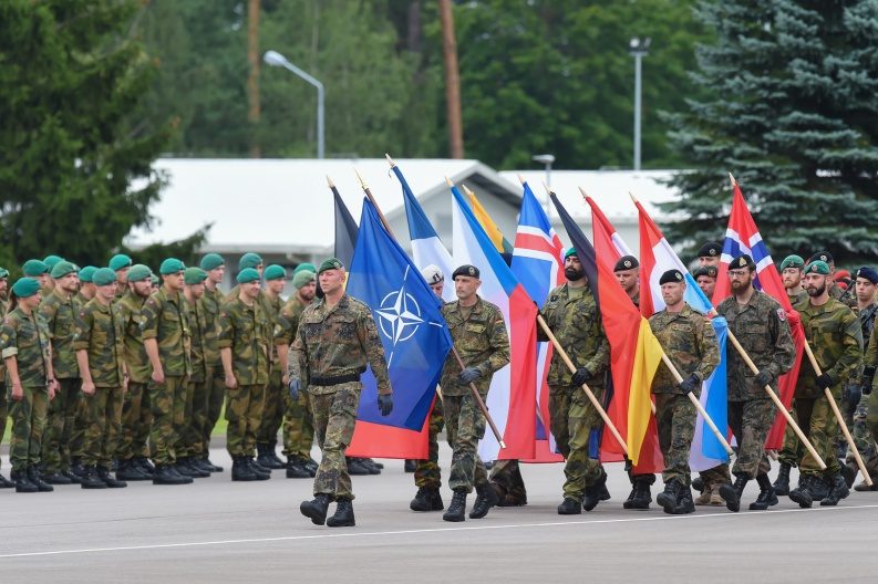 NATO pajėgų kovinėje grupėje – vadų pasikeitimo ceremonija