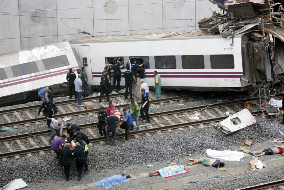 Visų 78 per traukinio katastrofą Ispanijoje žuvusių žmonių tapatybė nustatyta