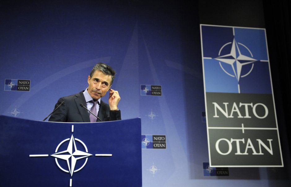 Rusija atšaukė konsultacijoms savo ambasadorių prie NATO