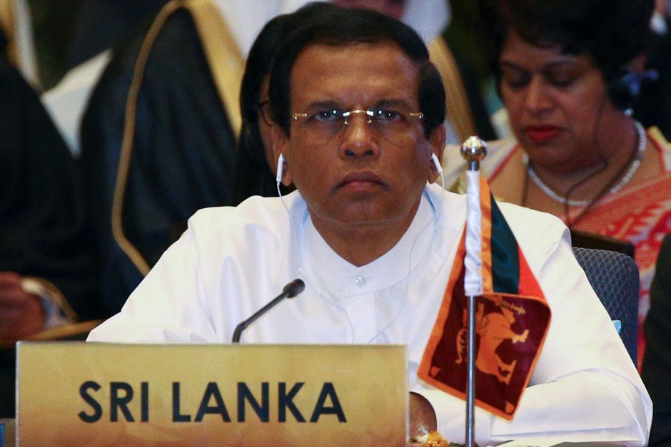 Šri Lankos pareigūnai galės nusimesti eilutes ir kaklaraiščius
