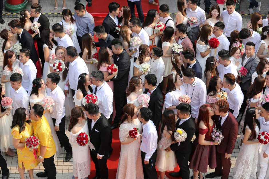 Malaizijoje vienu metu susituokė 99 poros