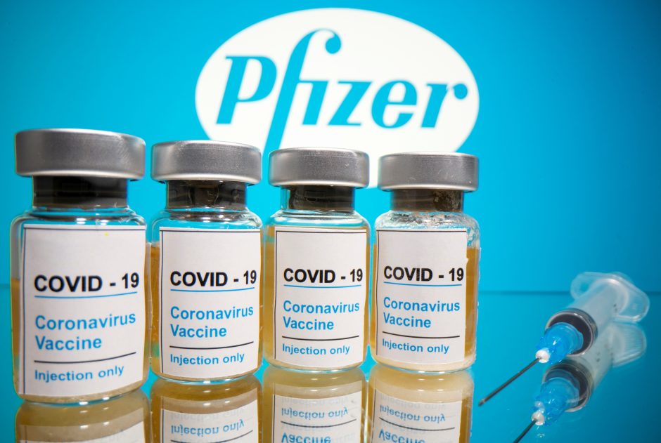 ES pasirašys sutartį su „Pfizer“ dėl 300 mln. dozių vakcinos nuo COVID-19