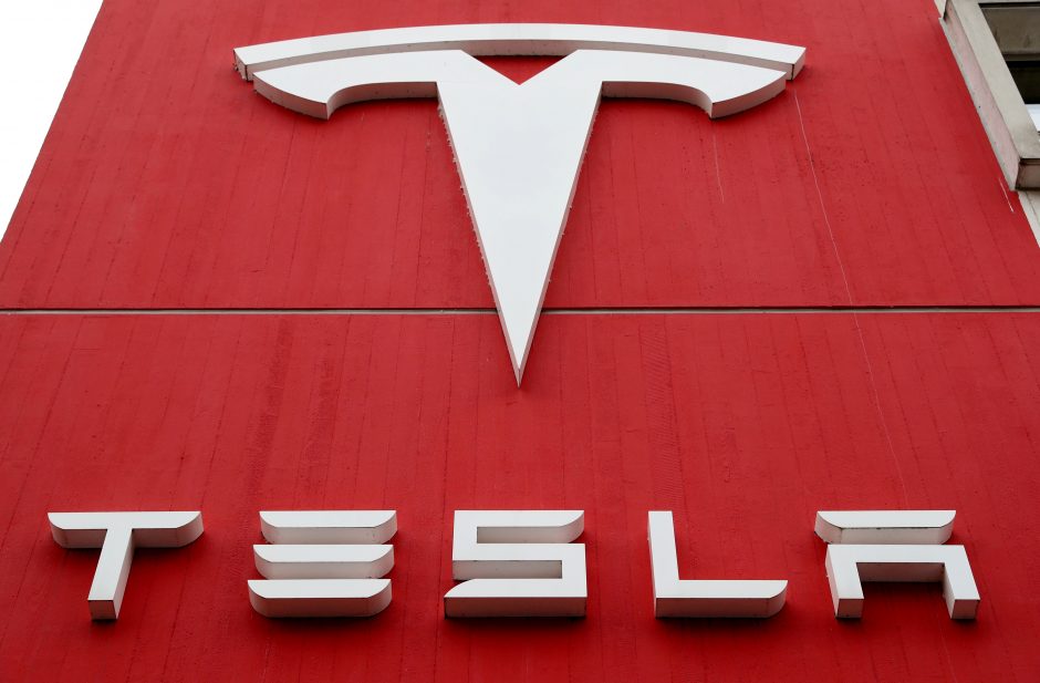 „Tesla“ pirmą ketvirtį pristatė daugiau automobilių nei tikėtasi