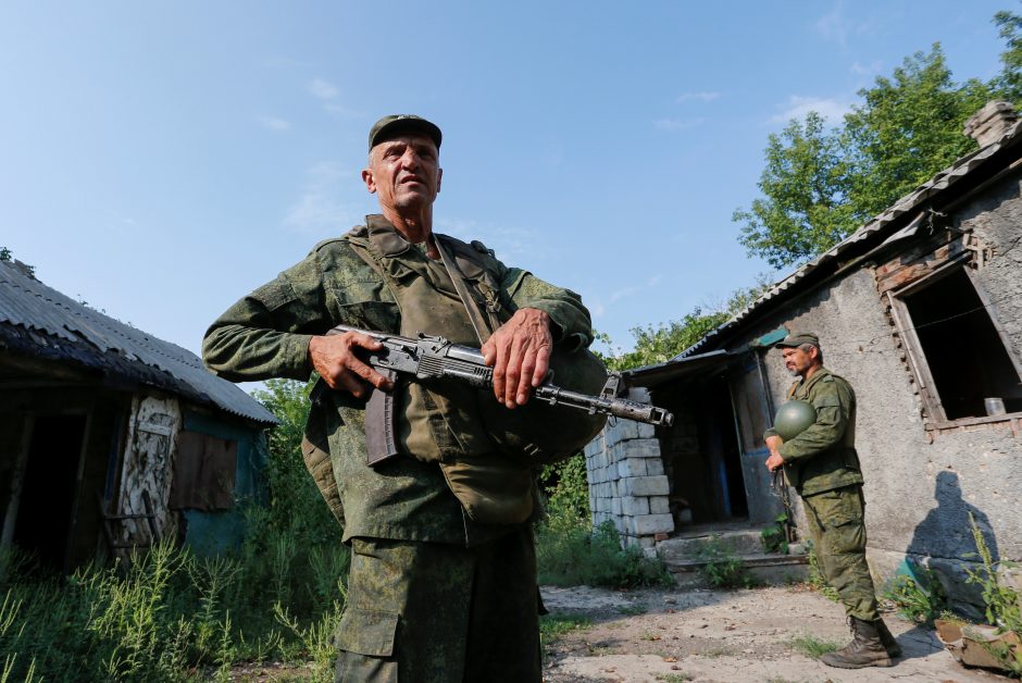 Donbase per susirėmimus su separatistais žuvo ukrainiečių karys