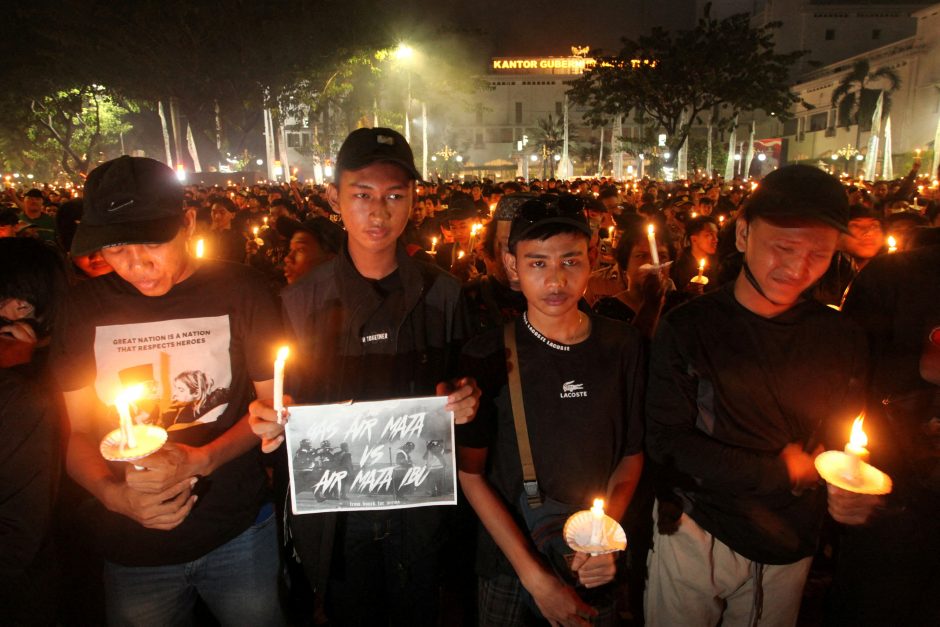 Šešiems asmenims pareikšti kaltinimai dėl Indonezijos stadiono katastrofos