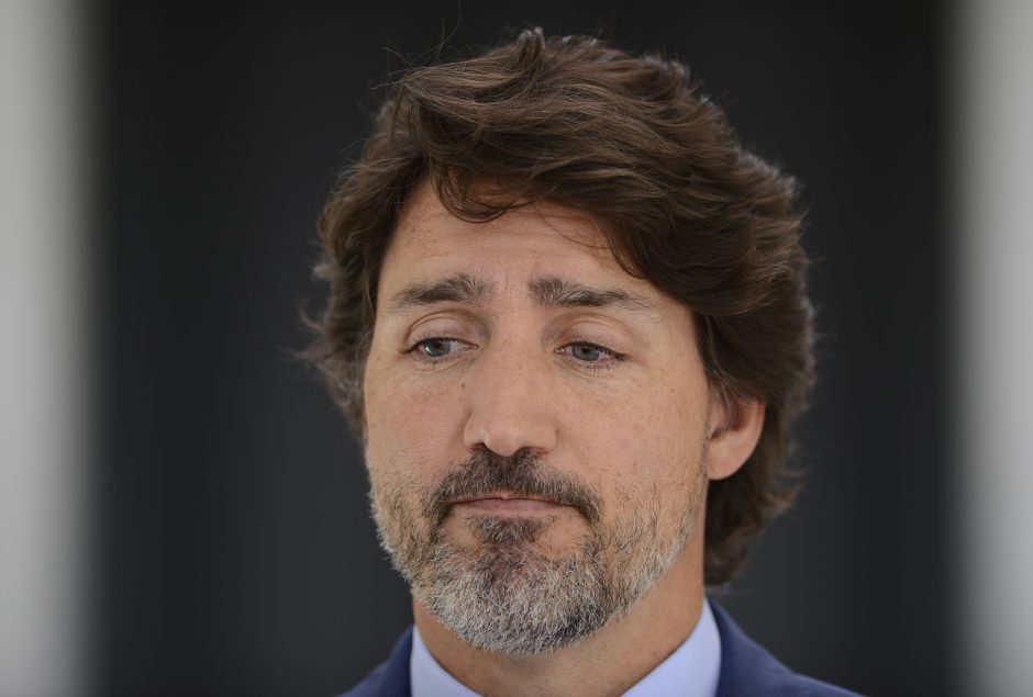 Kanados premjeras atsiprašė dėl kontroversiškos sutarties su NVO