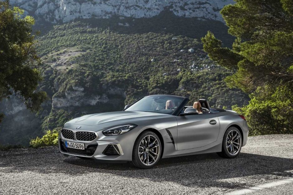 BMW naujienos Paryžiuje: nuo modernių elektromobilių iki pačių sportiškiausių modelių
