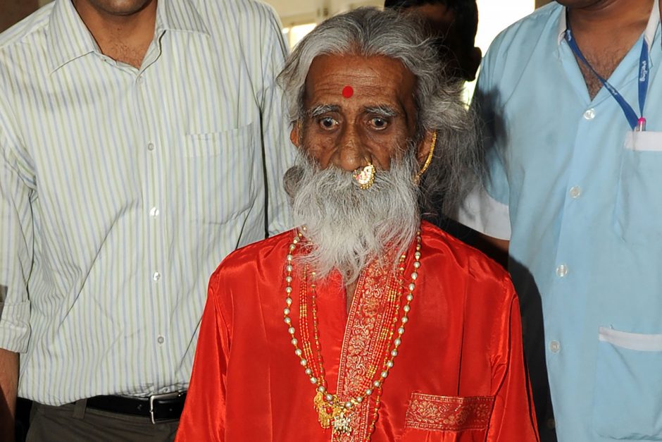 Sulaukęs 90-ies mirė Indijos jogas, teigęs, kad gyvena be maisto ir vandens