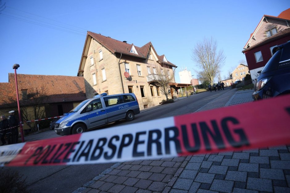 Vokietijoje vyras apkaltintas tėvų ir dar keturių giminaičių nužudymu